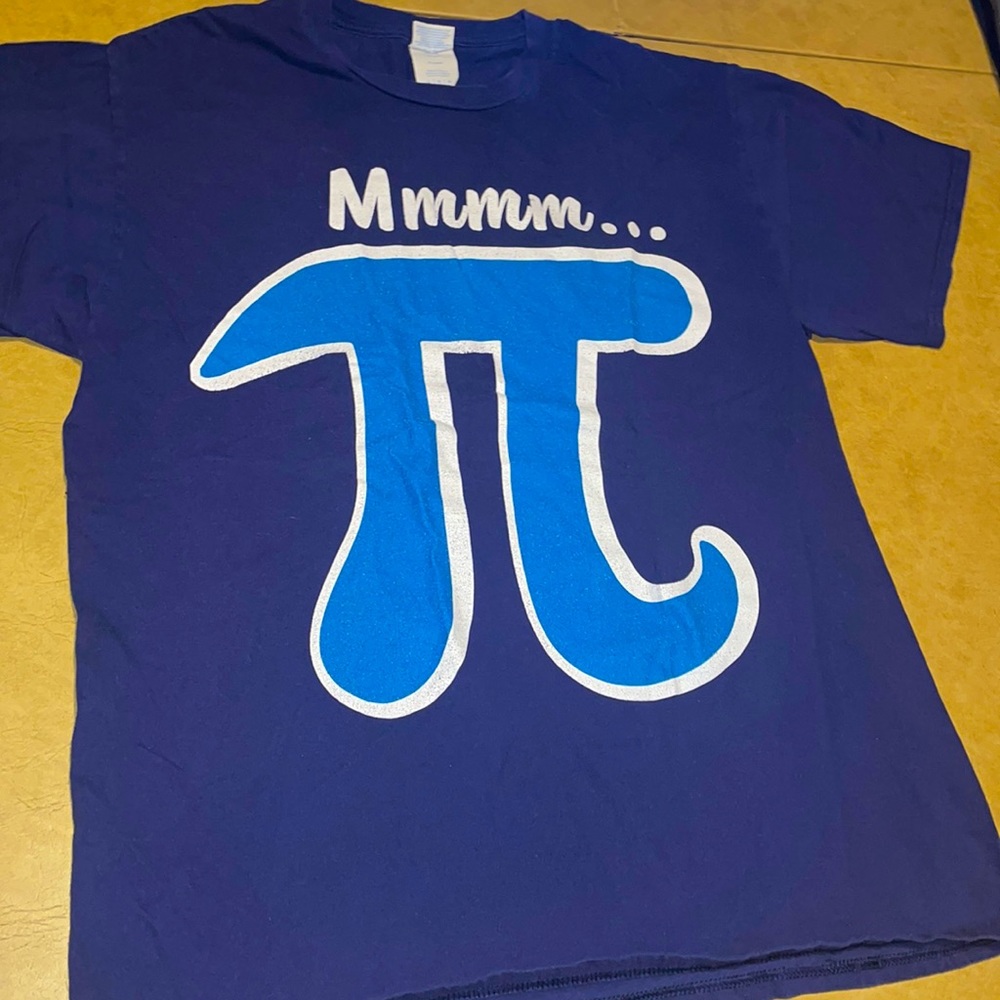 Men’s navy blue, funny graphic T-shirt